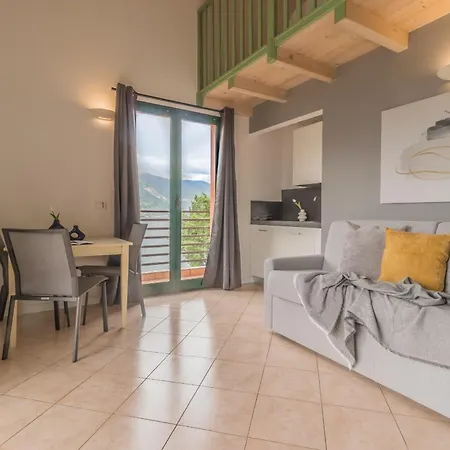 Brezza Del Lario Monolocale Con Soppalco Vista