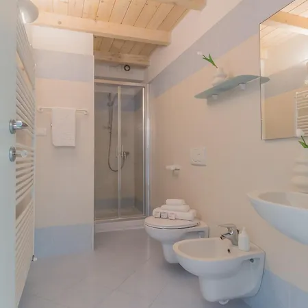 Brezza Del Lario Monolocale Con Soppalco Vista *